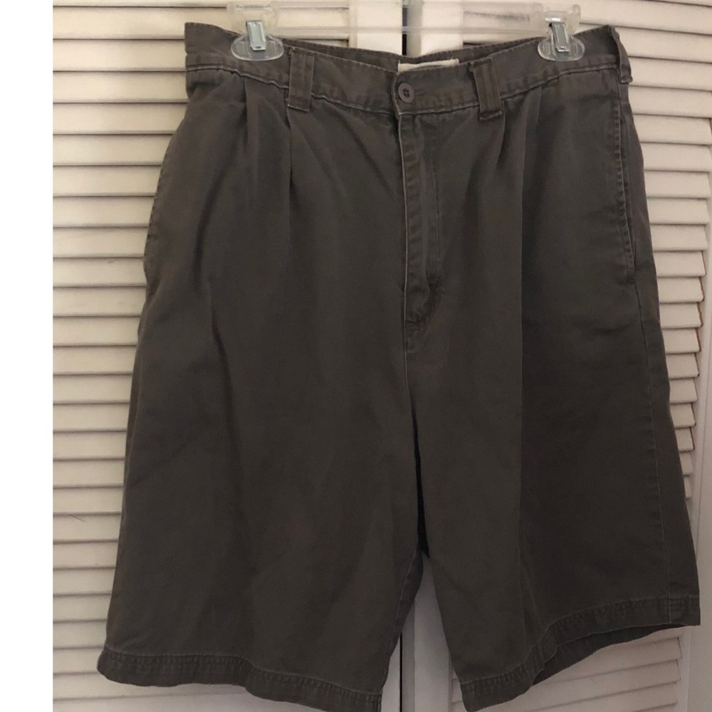 Vintage 90s Express Loose Fit Hi Rise Pleat Front Khaki Shorts 32W